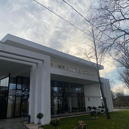 Ocaua Lui Cuza Hotel Tecuci Exterior foto
